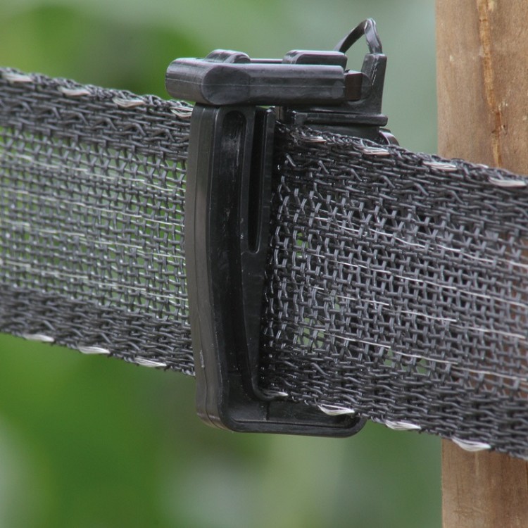 Versterkt zwart 40mm lint met "cross" verbinding, zeer geschikt voor lange afrasteringen.