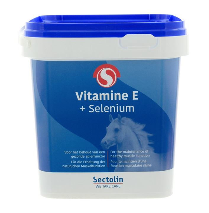 Vitamine E + Selenium is een voedingssupplement voor paarden die in reguliere / intensieve training zijn.