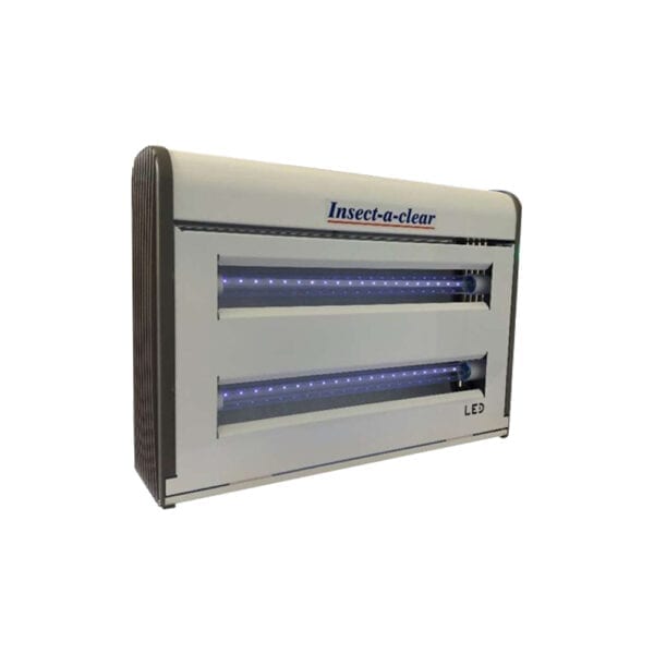 De Nano 4 LED lamp zorgt voor nog minder stroomverbruik
dan normale elektronische voorschakelapparaten.
Geschikt voor restaurants, keukens, winkels enz.
Geschikt om op te hangen, voor wandmontage of
vrijstaand te plaatsen. De "lift and lock" voorplaat maakt onderhoud zonder gereedschap mogelijk. 

Ook verkrijgbaar in RVS EQ-DES-01386
