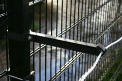 Afstandisolator voor draad/koord