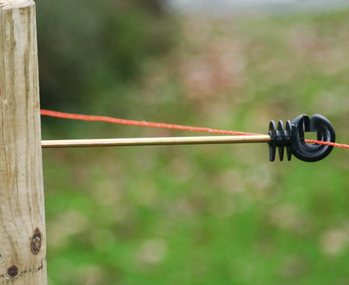 Afstandringisolatoren voor draad en koord. Lengte 22cm. Geschikt voor houten palen.