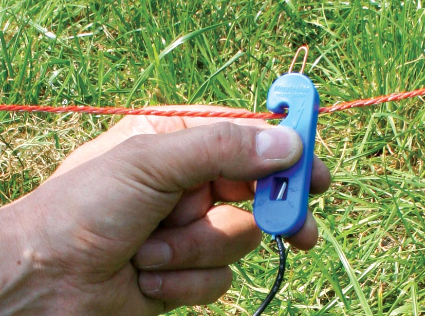 Eenvoudige tester om te testen of er spanning op de afrastering of de spanningsgever staat.