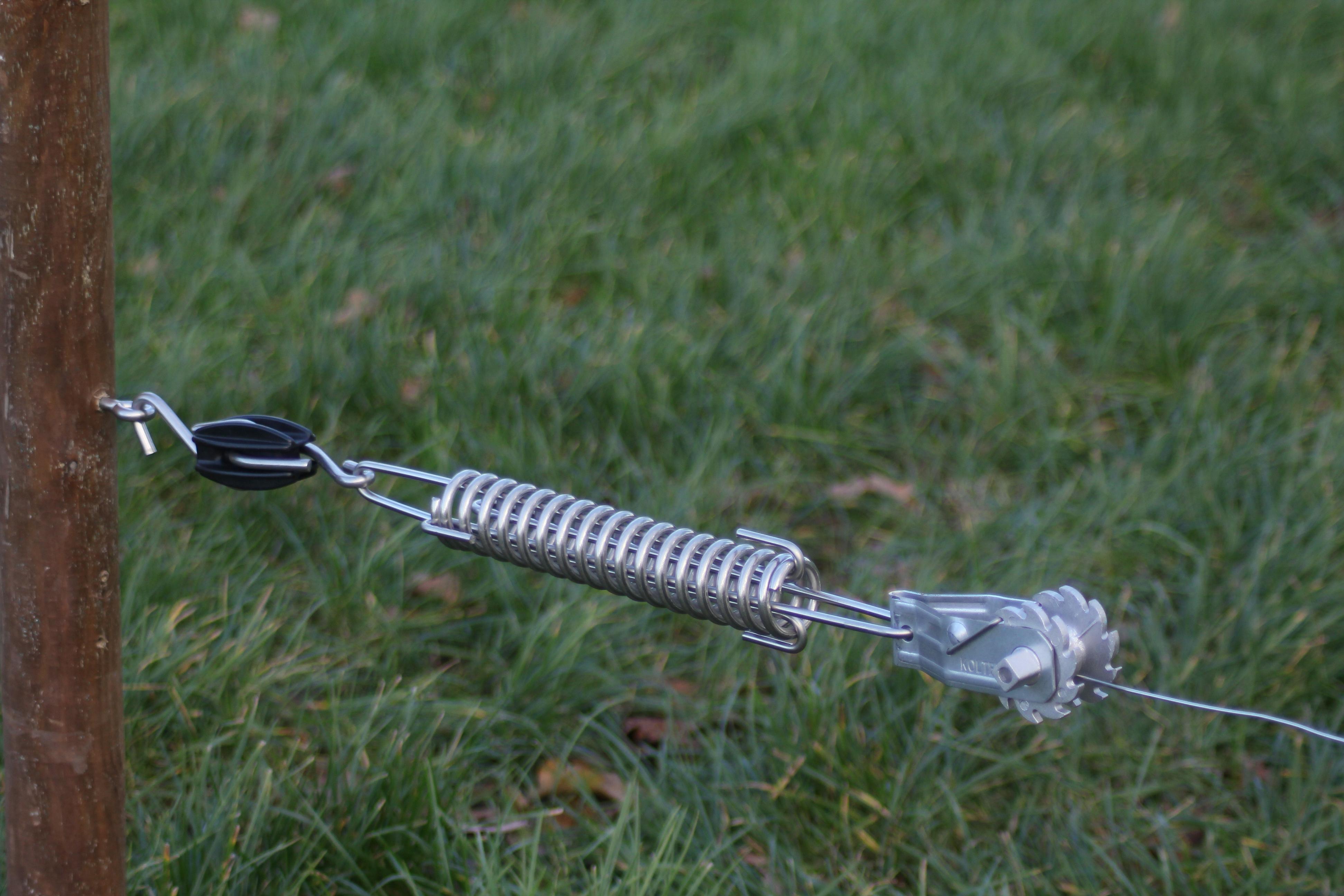 Veerset met spanner, ei-isolator met RVS/INOX haken en veer