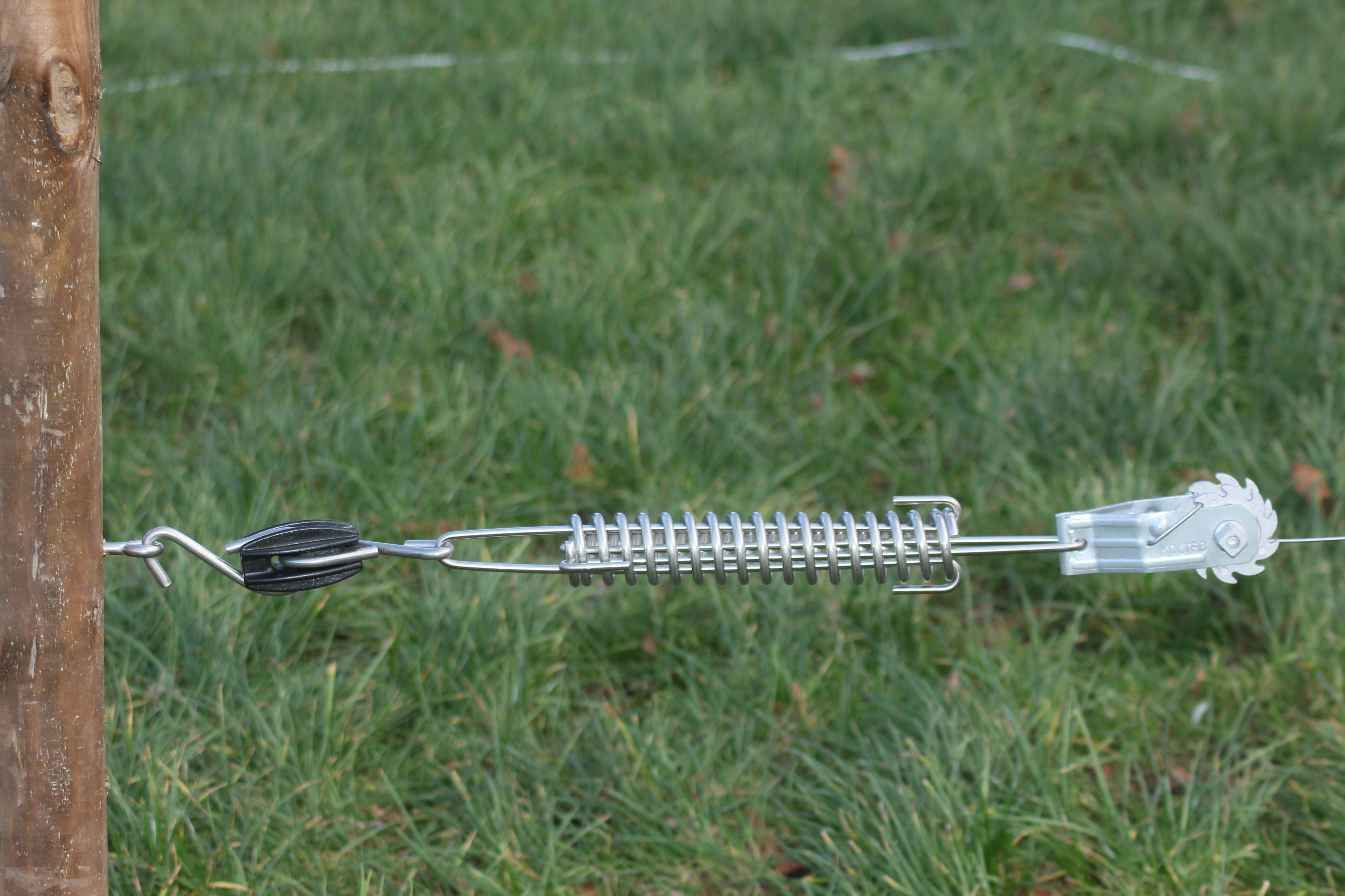 Veerset, met spanner, ei-isolator met gegalvaniseerde haken en veer
