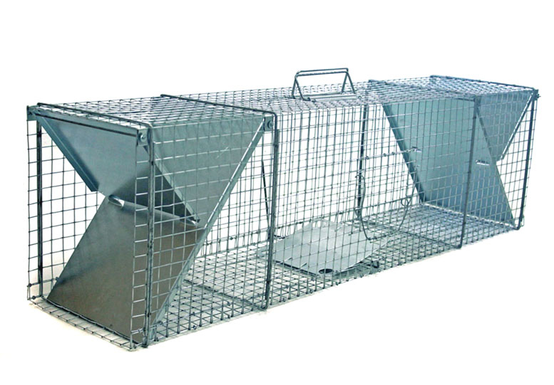 Voor het levend vangen van plaagdieren. Wordt geleverd inclusief potje lokvoer, 1 hangbakje voor b.v. een ei en een tang om een ei te plaatsen.