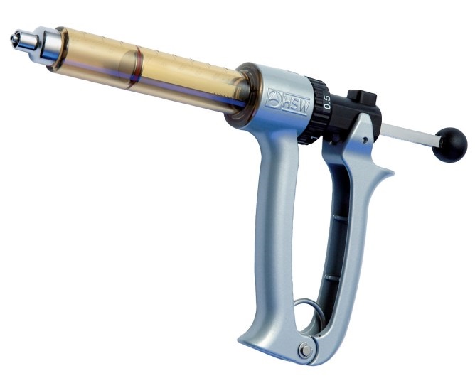 Handige revolver injectiespuit met kunststof cylinder, hierdoor licht hanteerbaar