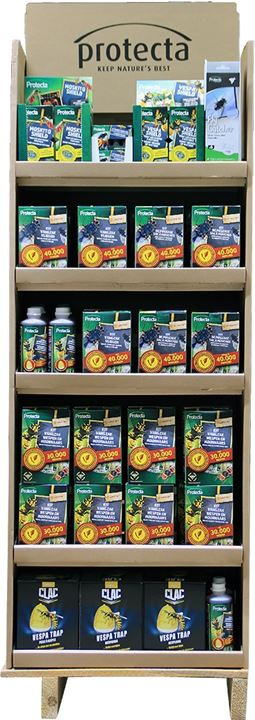 Display met Protecta producten tegen vliegen, muggen en wespen.