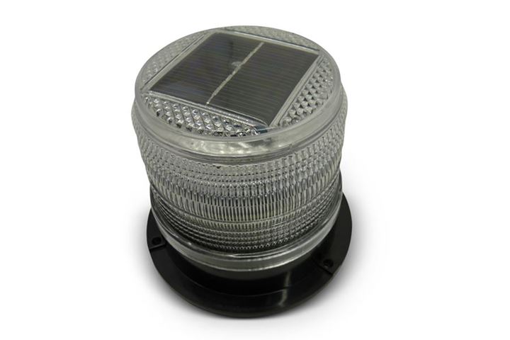 Roofdieren en andere in de nacht actieve dieren en vogels gaan op de vlucht voor de Flashing Lights doordat ze de indruk krijgen dat iemand de boel in de gaten houdt.